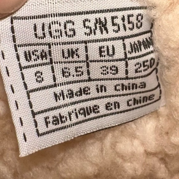 UGG Catalina Sheapskin. brown suede, lace up boots size 8 - Picture 7 of 7